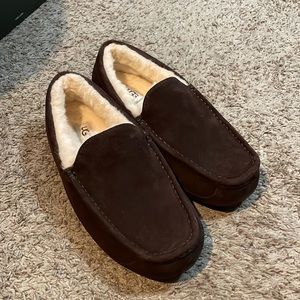 Brand new without tags, in box. Mens UGG Ascot slippers in brown